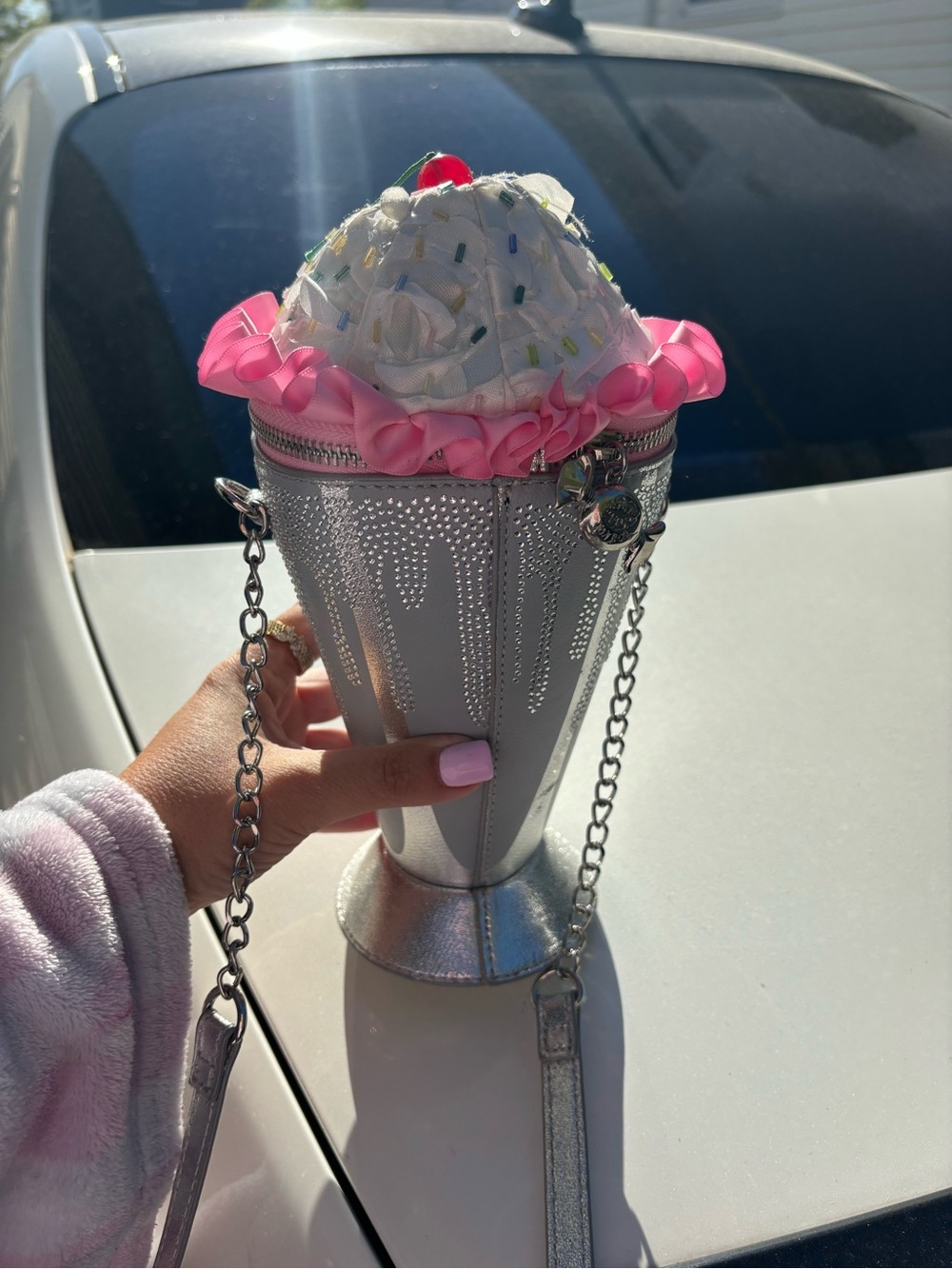 Betsey Johnson Shake it Up Ice Cream milkshake Crossbody Bag - Picture 2 of 4